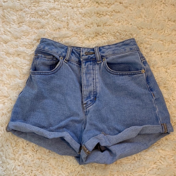 Brandy Melville Pants - BRANDY MELVILLE HIGH WAISTED MOM SHORTS (size 24)